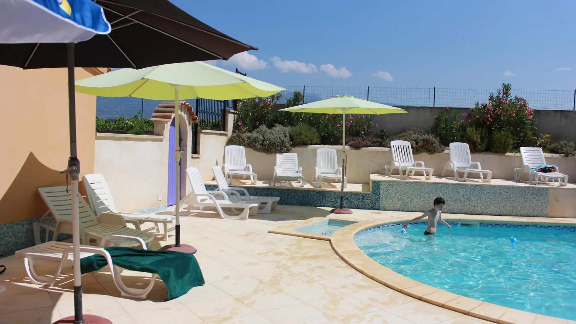 Vacances En Provence Cypres 모르무아롱 0*,