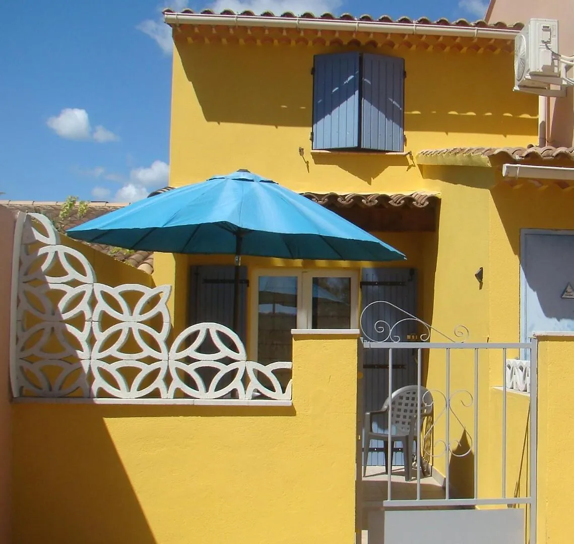 Vacances En Provence Cypres 모르무아롱